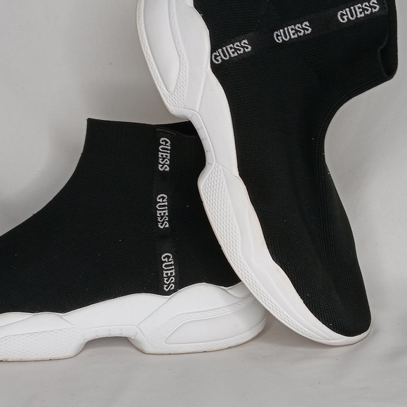 Guess - Picture 6 of 9